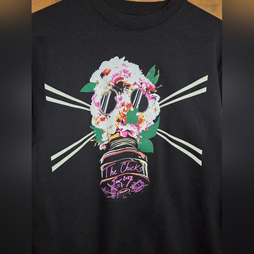 The Chicks 2022 Tour Black Crewneck Sweatshirt Floral Gasmask Graphic Print MED - Picture 3 of 6